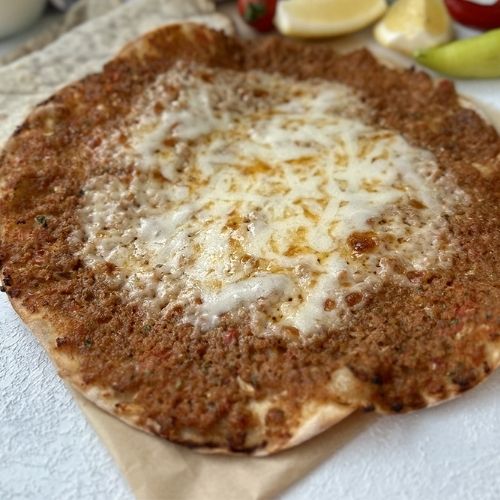 Kaşarlı Lahmacun